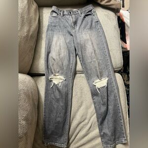 Universal thread ripped jeans